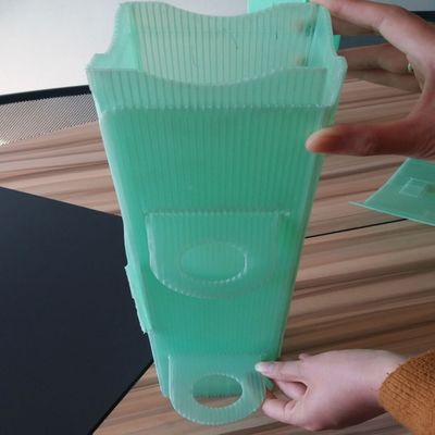 Quadratisches Dreieck gewellter Corflute-Baum-Schutz Vine Protector