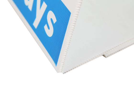 3mm gewölbtes beweis Register-Plastikzeichen Eco UVcorflute-Dreieck-Zeichen