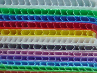 Gelbes weißes Coroplast-Brett 5mm Coroplast 4 x 8 Blätter recyclebar