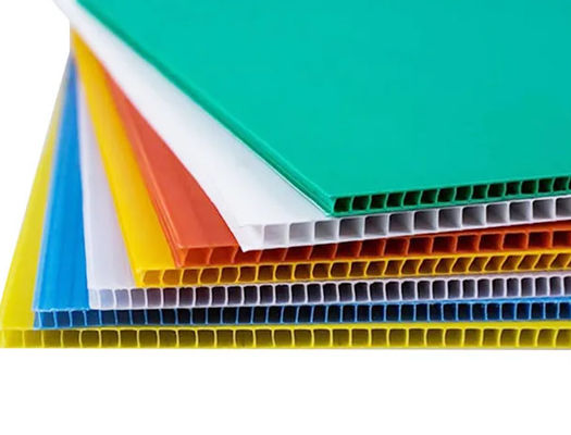 Gewölbtes Schwarzes Coroplast pp. der Kunststoffplatte-4x8 hohle Wellblech