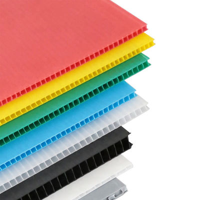 Freier Raum Coroplast runzelte Plastikpolypropylen-Blatt 4x8
