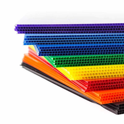 Freier Raum Coroplast runzelte Plastikpolypropylen-Blatt 4x8