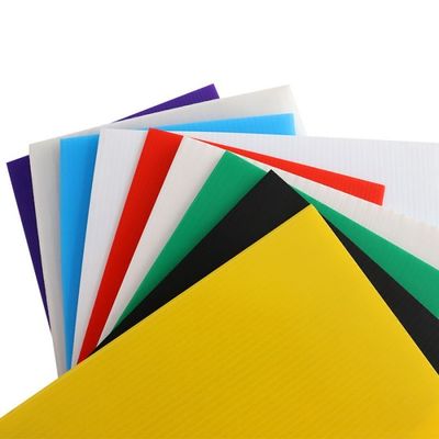 Freier Raum Coroplast runzelte Plastikpolypropylen-Blatt 4x8